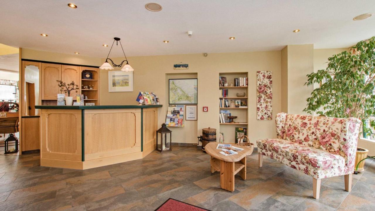 Hotel Garni Nussbaumhof Uckeritz Esterno foto